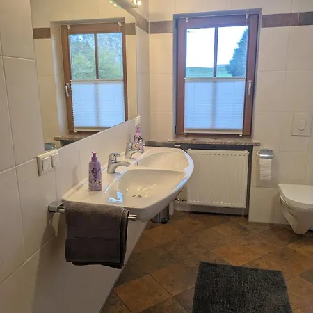 Idyllische Maisonettewohnung Mit Bergblick Appartamento